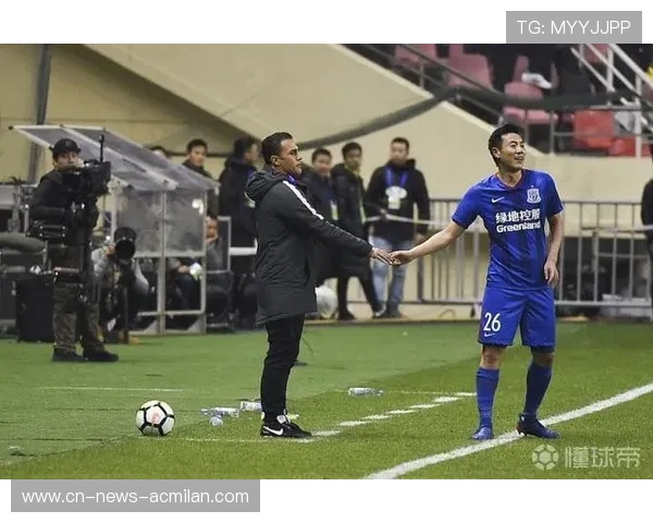 上海申花左侧渗透极具创造力，连续形成突破