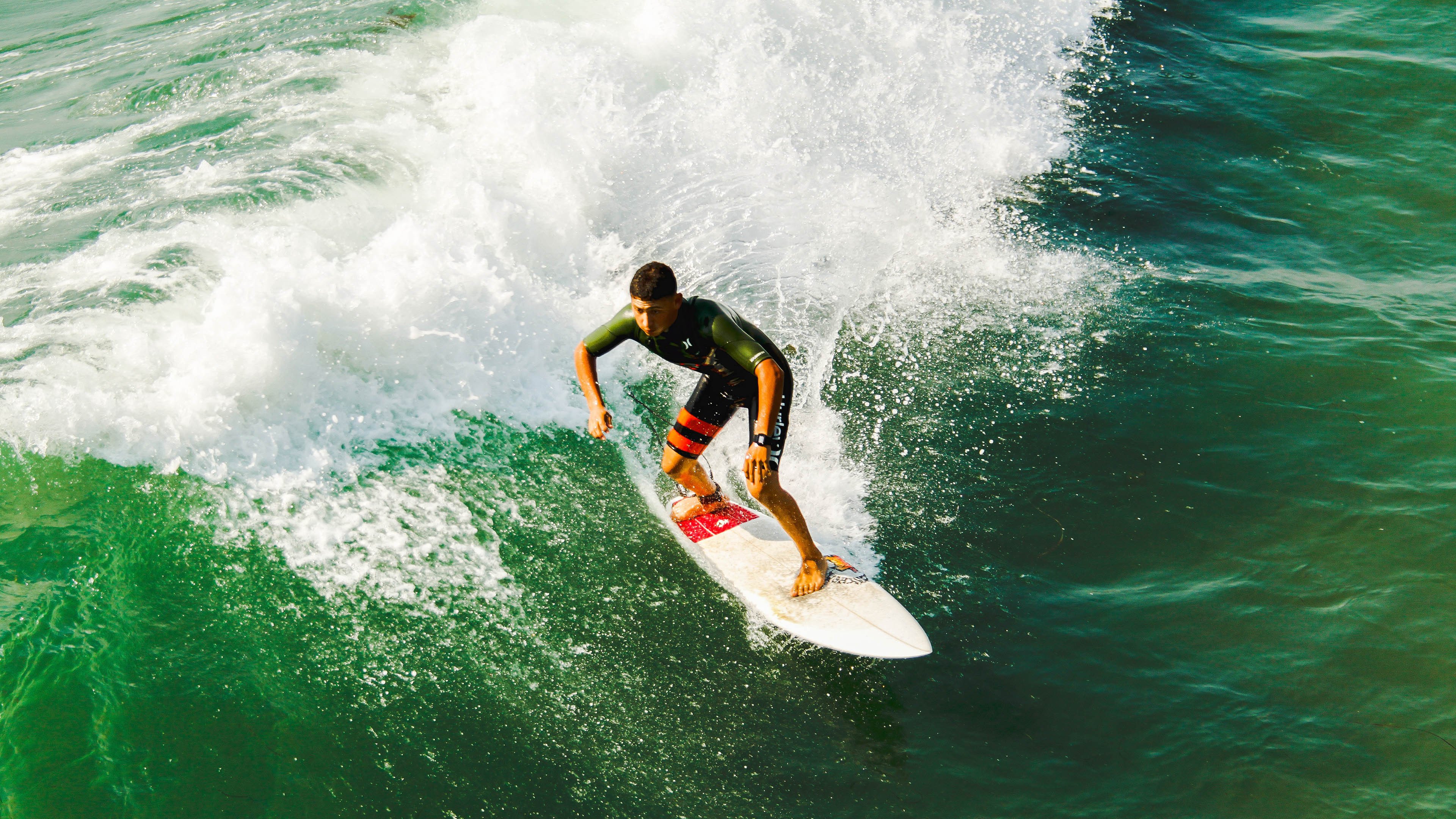 查默斯稳步提升成绩赢得掌声，查默斯港